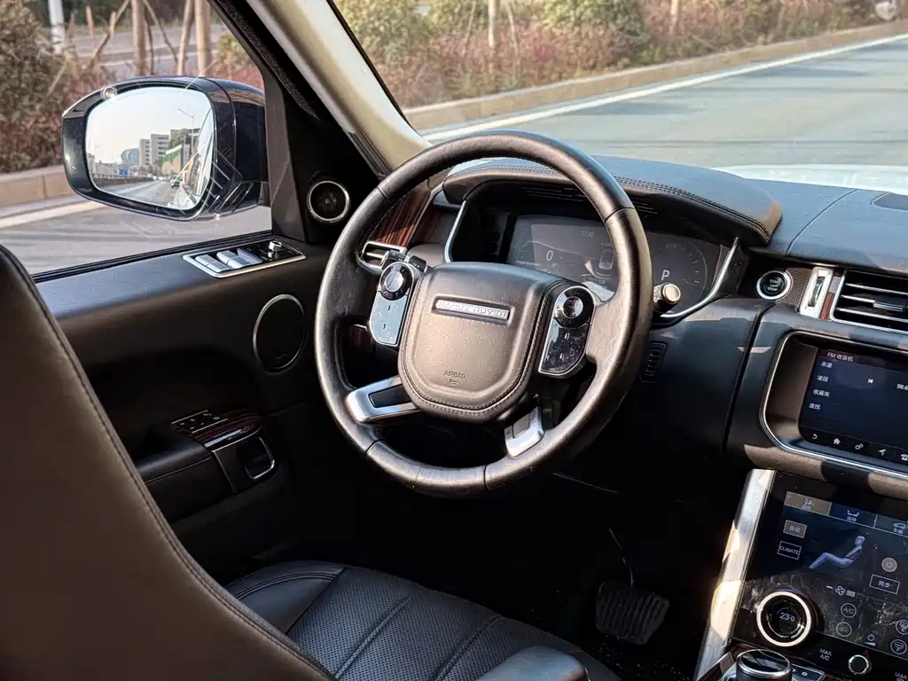 Land Rover Range Rover 2017 — фото 16