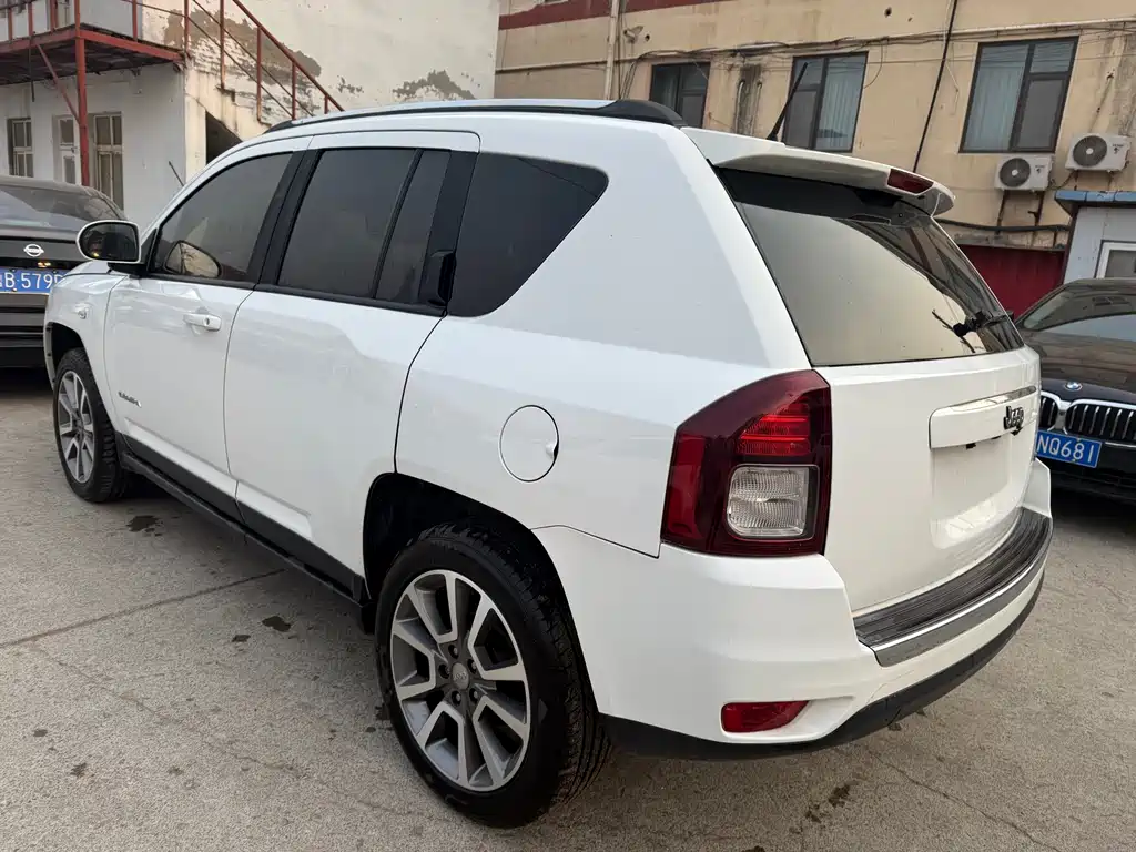 Jeep Compass 2014 — фото 13