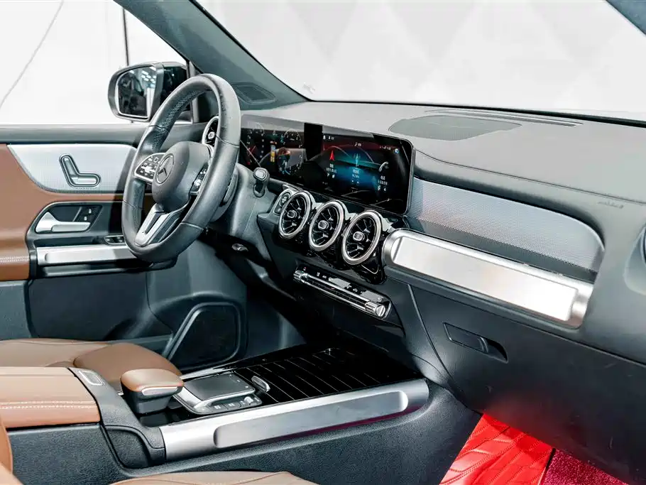 Mercedes-Benz GLB 2023 — фото 18