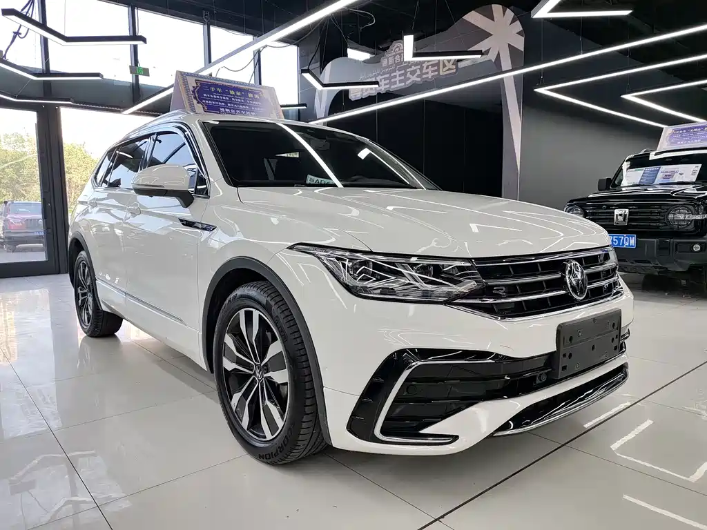 Volkswagen Tiguan L 2022 — фото 3
