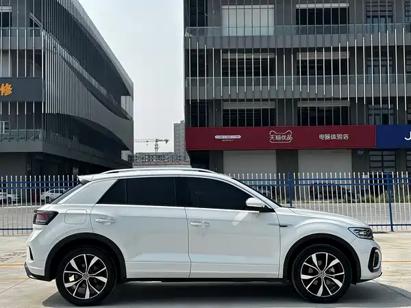 Volkswagen T-Roc 2024