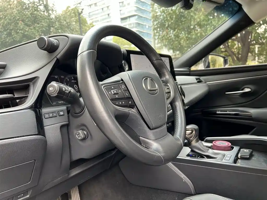Lexus ES 2024 — фото 10