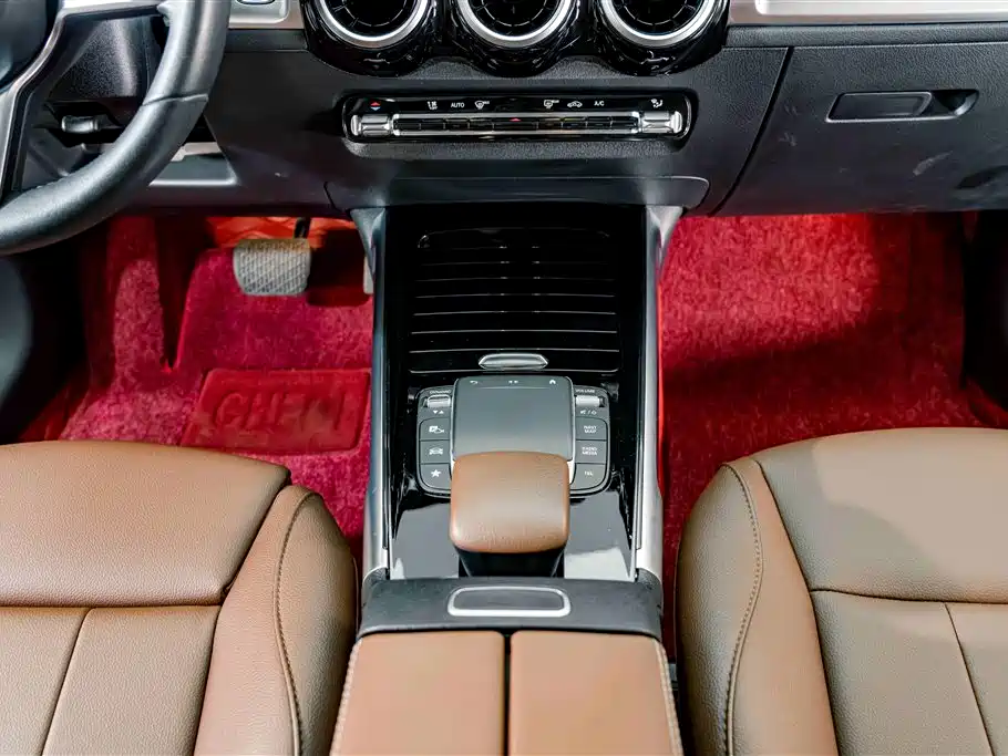 Mercedes-Benz GLB 2023 — фото 13