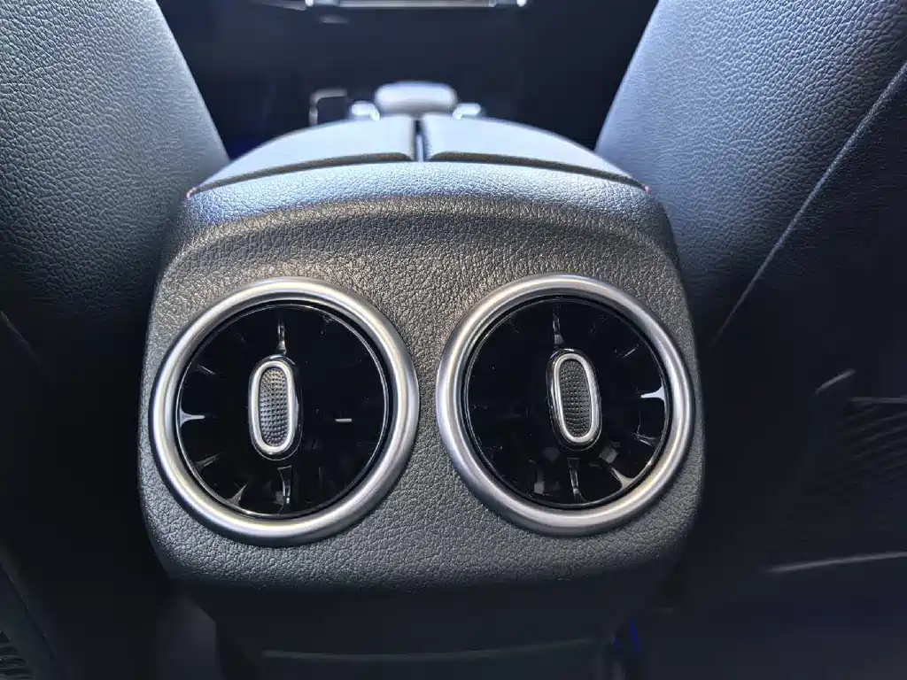 Mercedes-Benz A-Class 2024 — фото 17