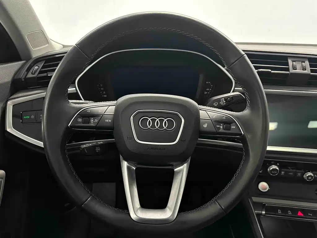 Audi Q3 2022 — фото 17