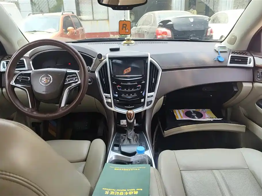 Cadillac SRX 2013 — фото 16