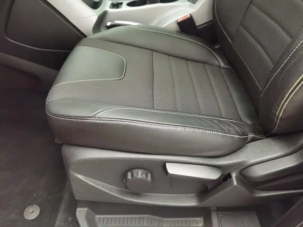 Ford Kuga 2014 — фото 20