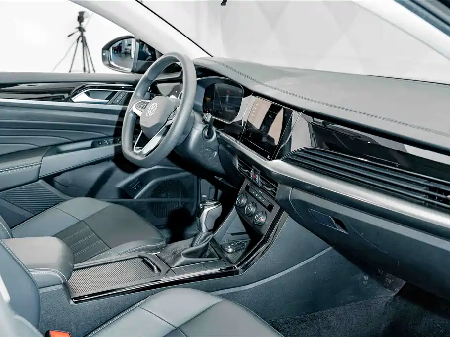 Volkswagen Passat 2025 — фото 17