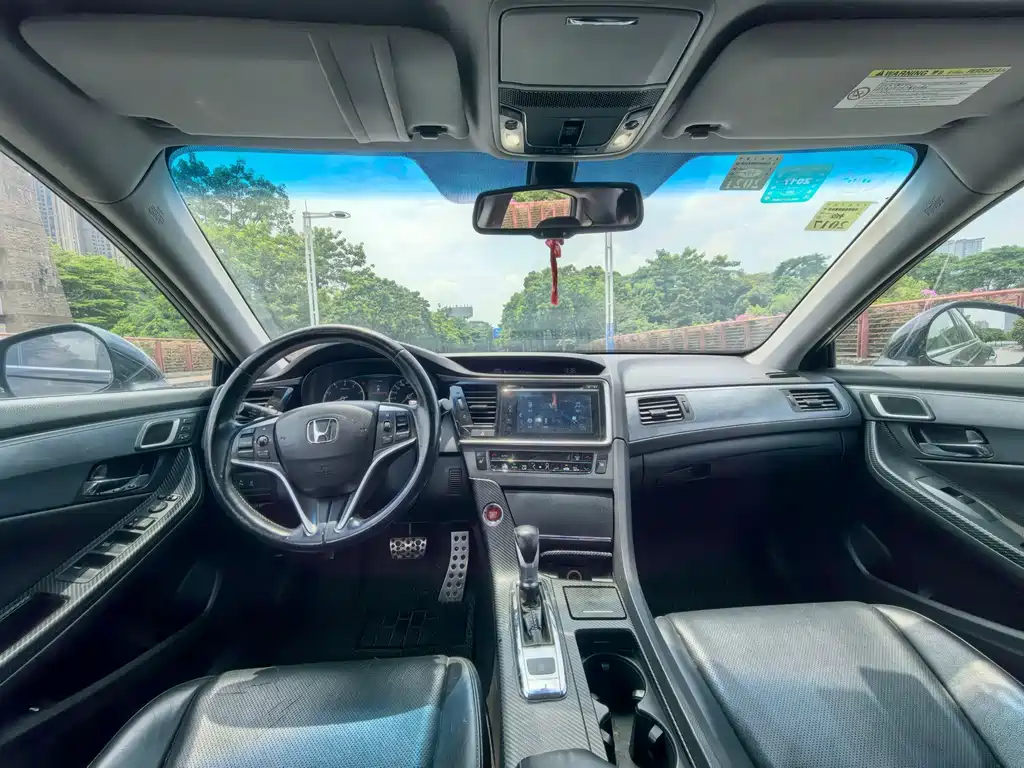 Honda Spirior 2015 — фото 6