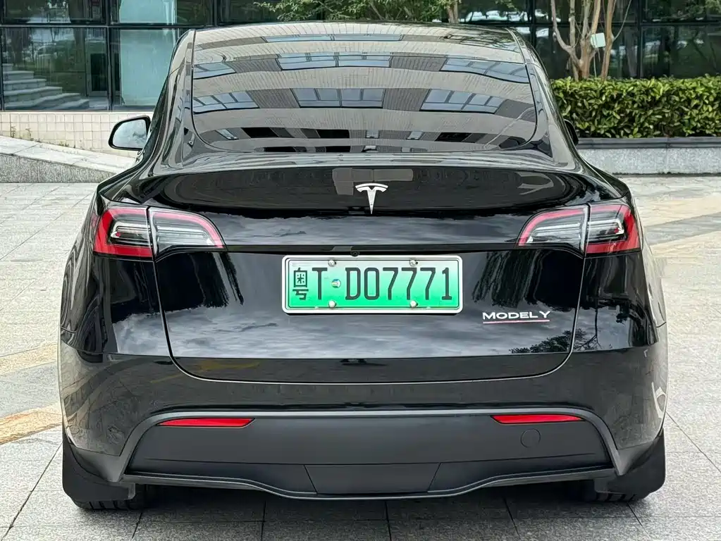 Tesla Model Y 2023 — фото 5