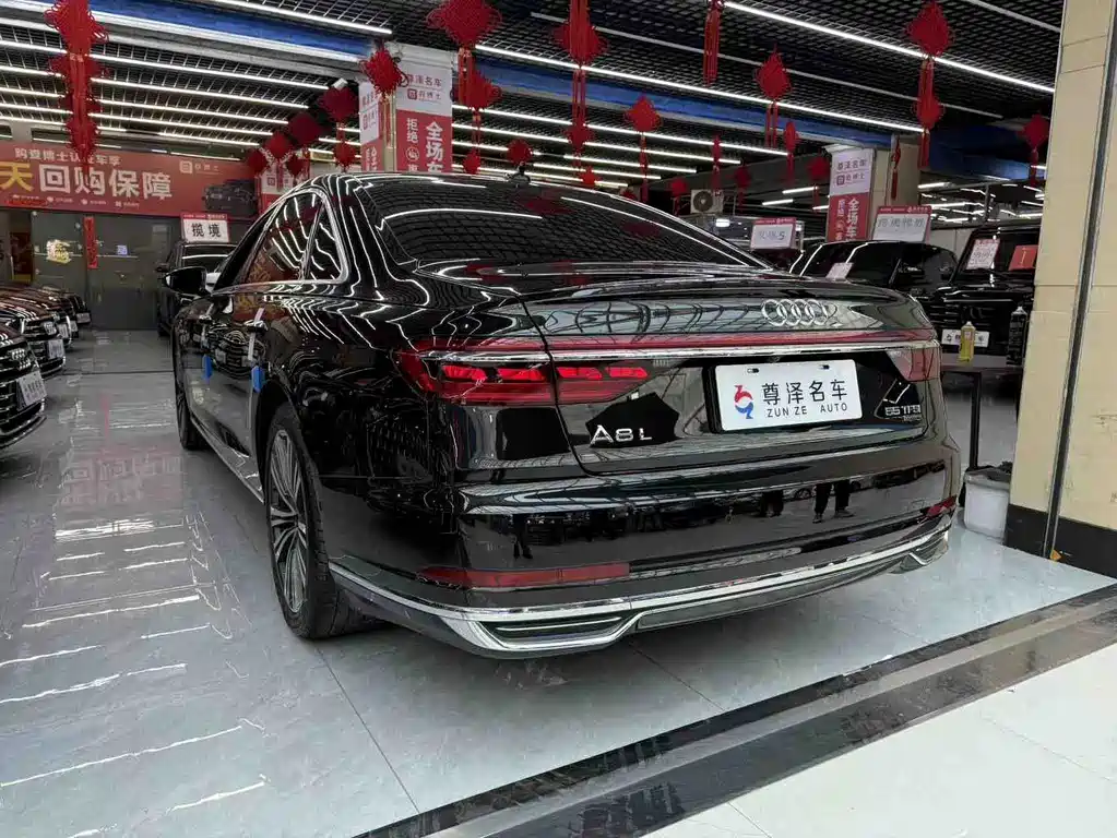 Audi A8 2019 — фото 7
