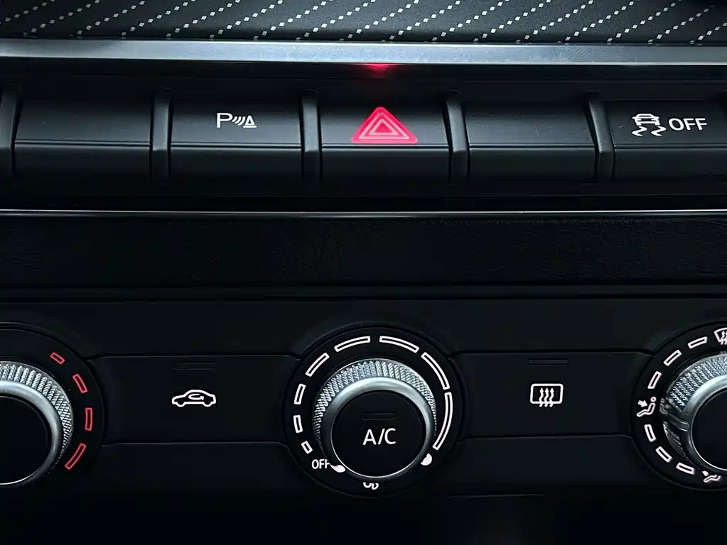 Audi Q2L 2023 — фото 14