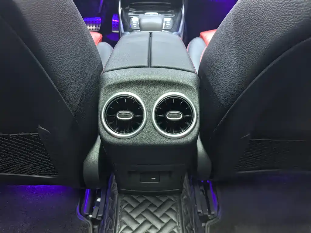 Mercedes-Benz A-Class AMG 2023 — фото 17