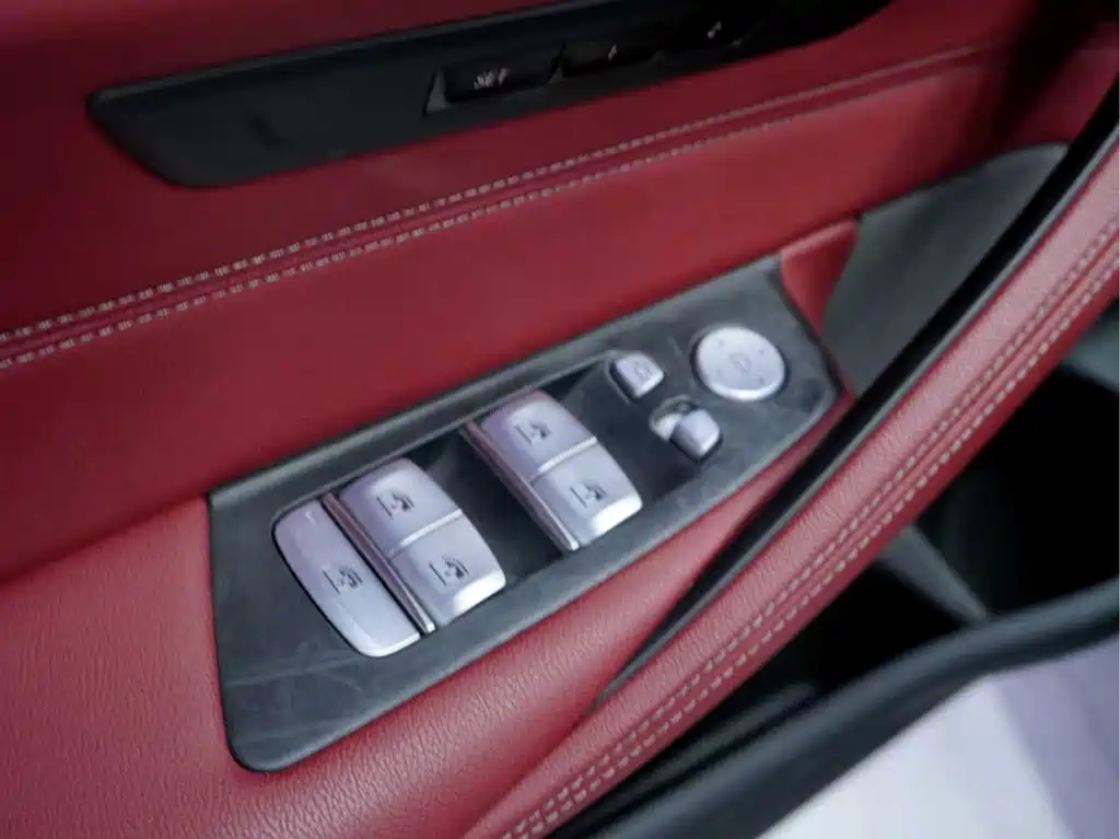 BMW 5 Series 2021 — фото 12