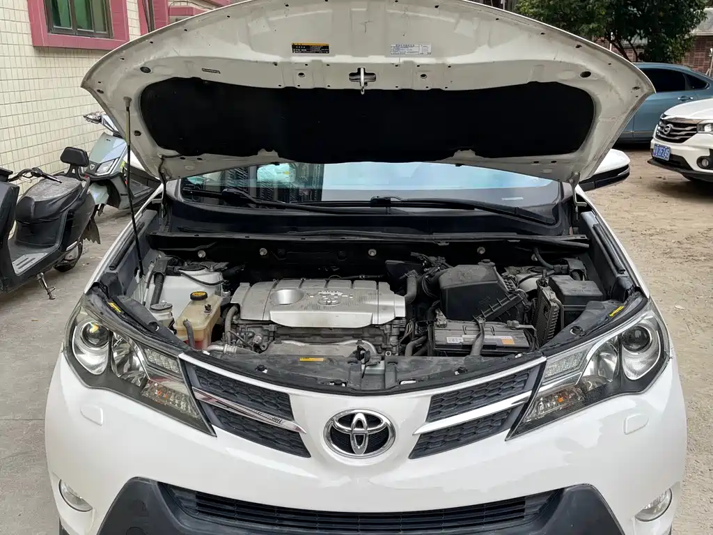 Toyota RAV4 2014 — фото 12