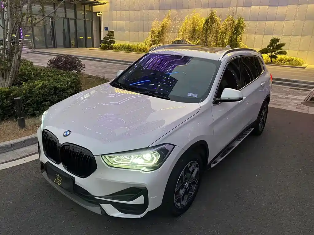 BMW X1 2022 — фото 1