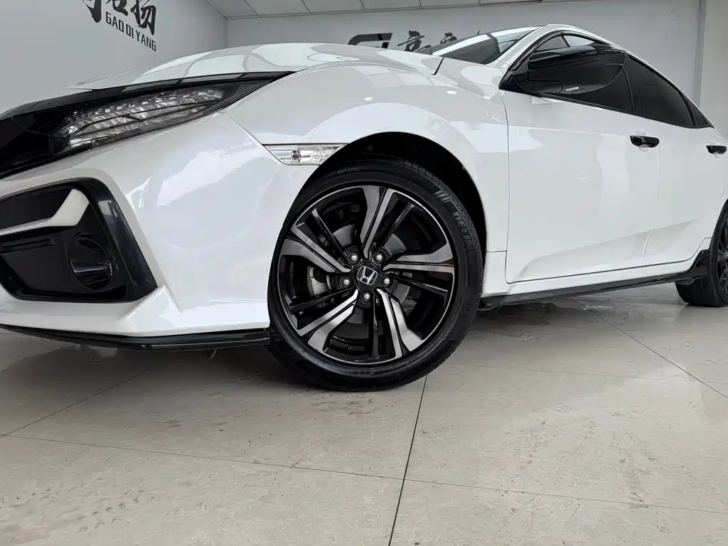 Honda Civic 2020 — фото 19