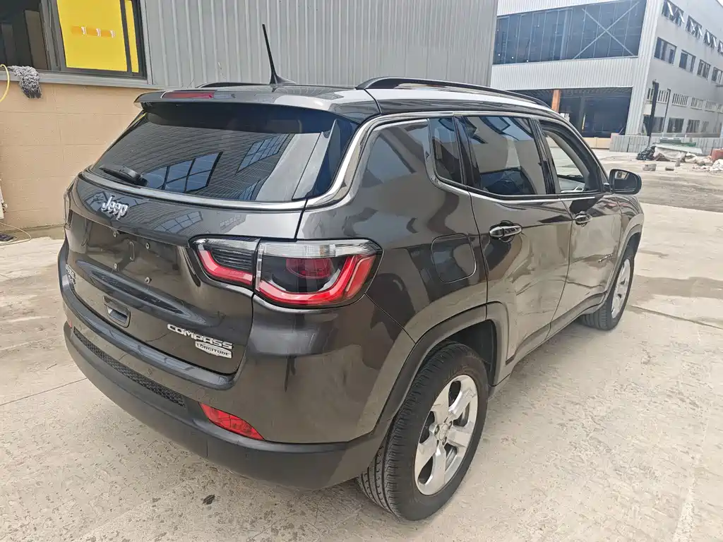 Jeep Compass 2018 — фото 4