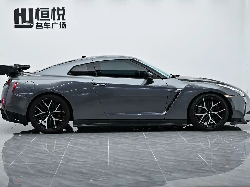 Nissan GT-R 2012 — фото 4