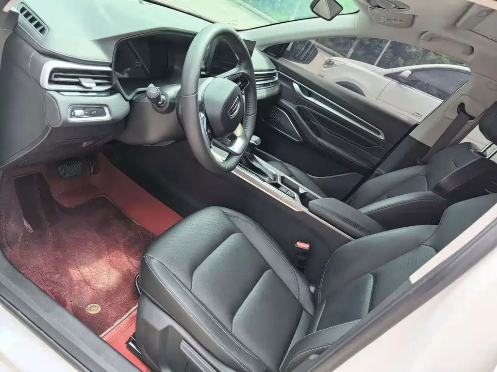 Geely Emgrand 2023