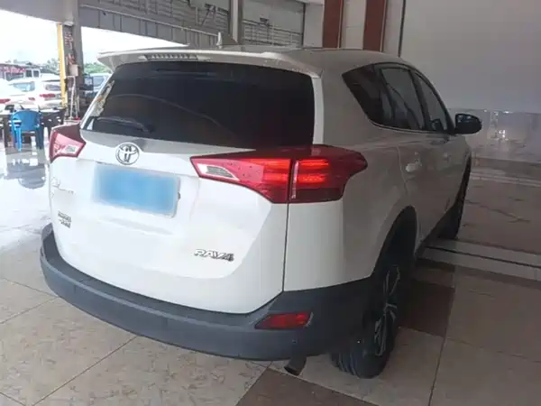 Toyota RAV4 2015