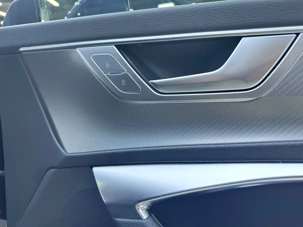 Audi A7 2022 — фото 10