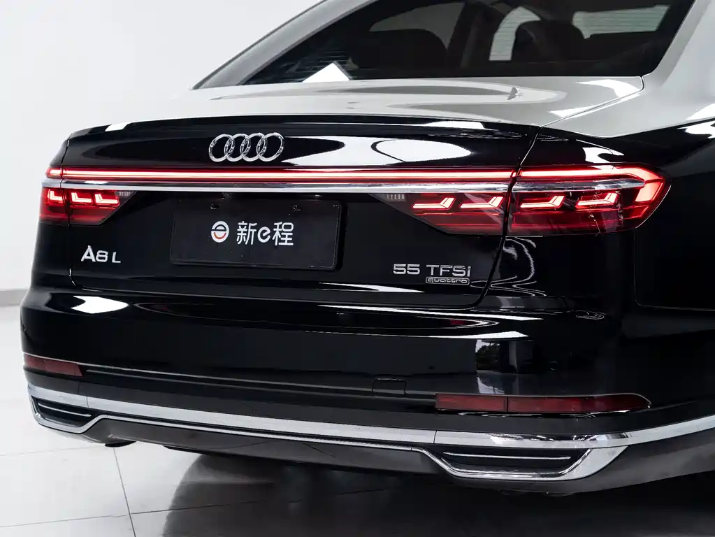 Audi A8 2021 — фото 15