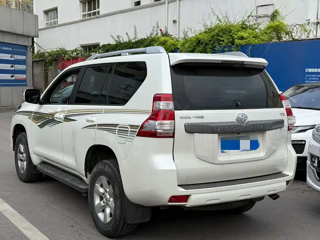 Toyota Prado 2016 — фото 2