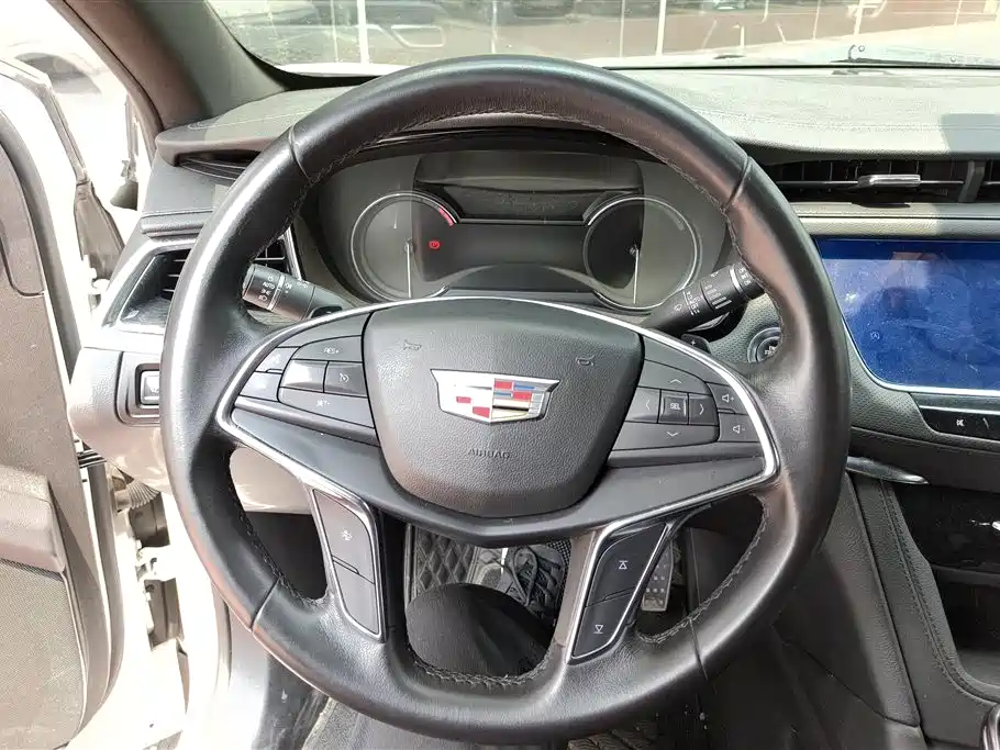 Cadillac XT5 2020 — фото 15