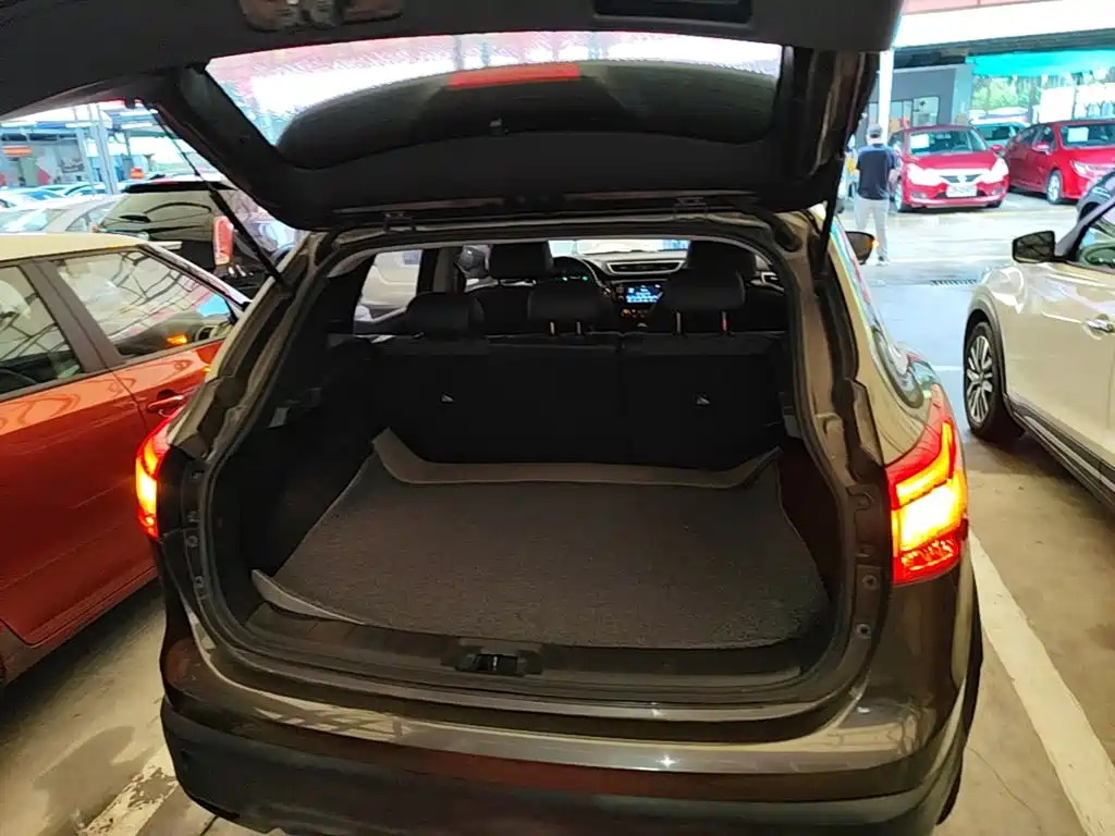 Nissan Qashqai 2017 — фото 12