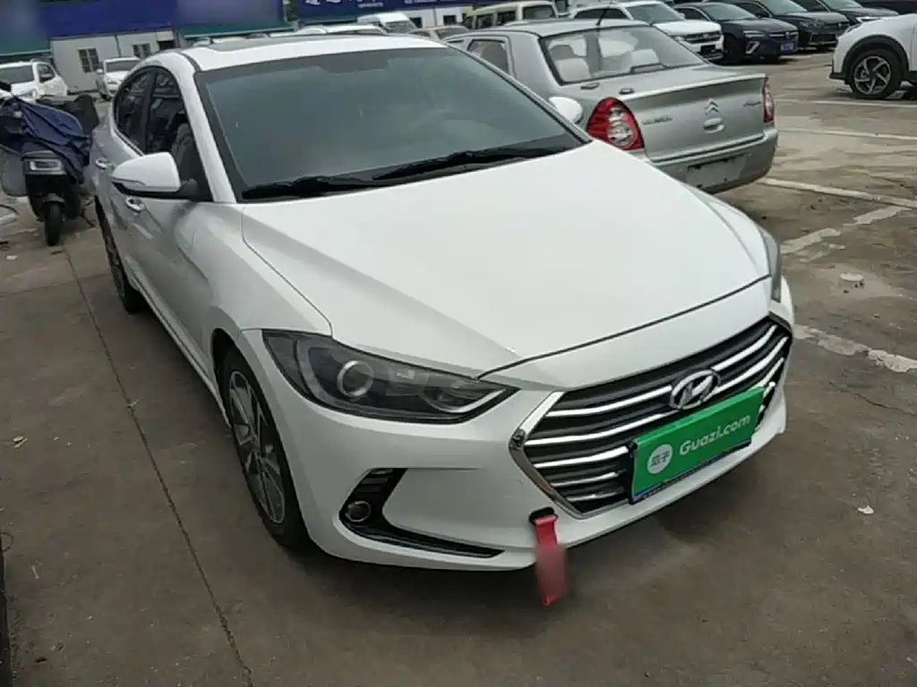 Hyundai Elantra 2019 — фото 4