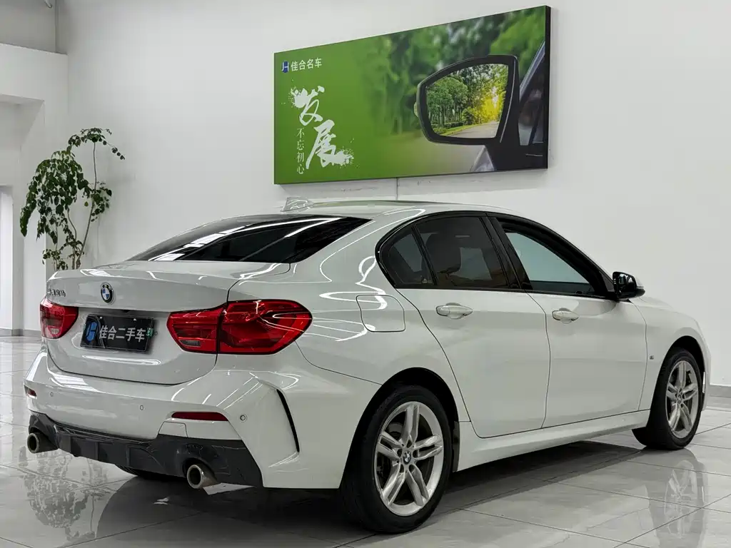 BMW 1 Series 2020 — фото 10