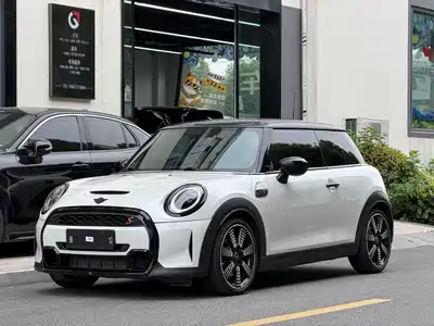 MINI MINI 2023