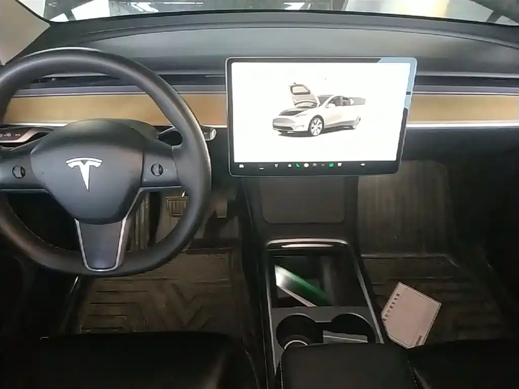 Tesla Model Y 2022 — фото 13