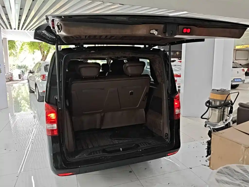 Mercedes-Benz Vito 2022 — фото 19
