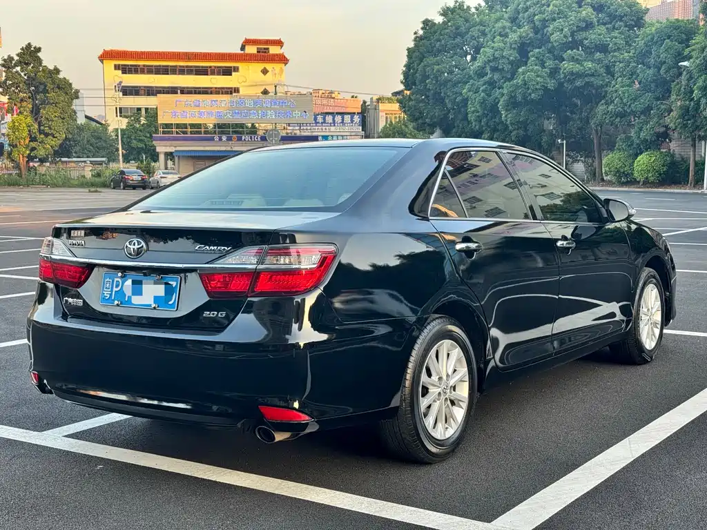 Toyota Camry 2016 — фото 11