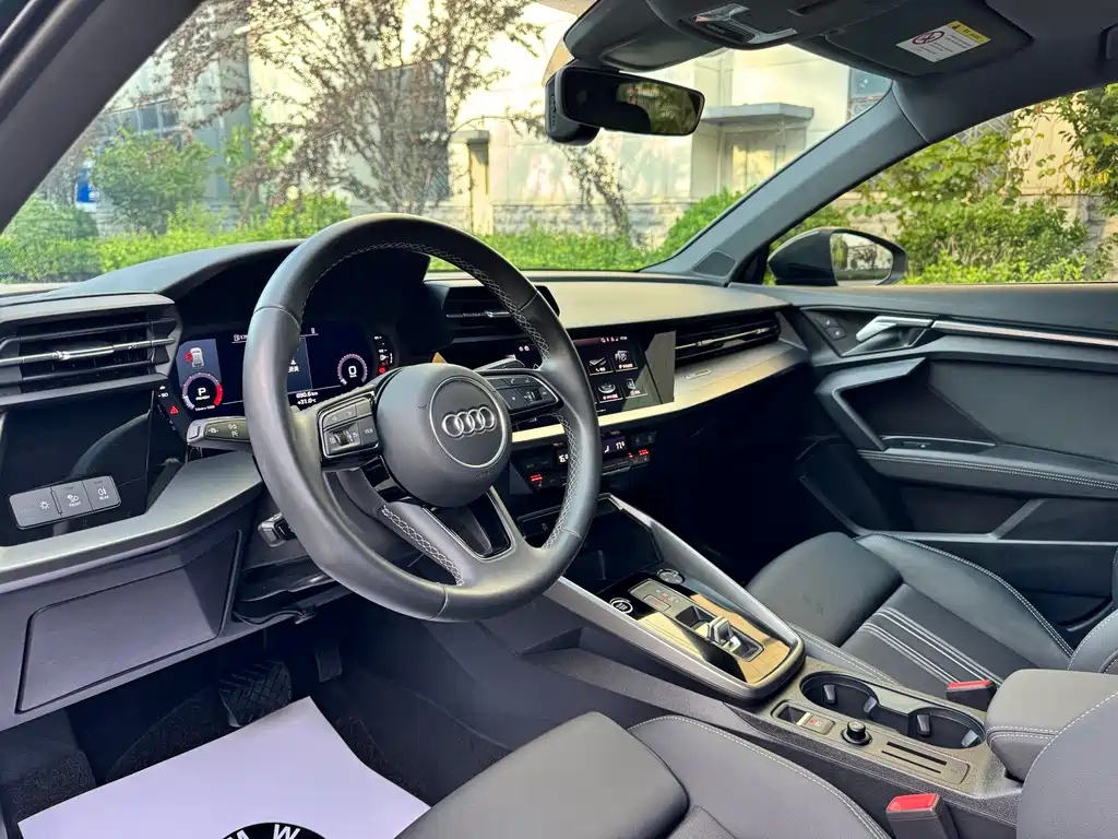 Audi A3 2023 — фото 11