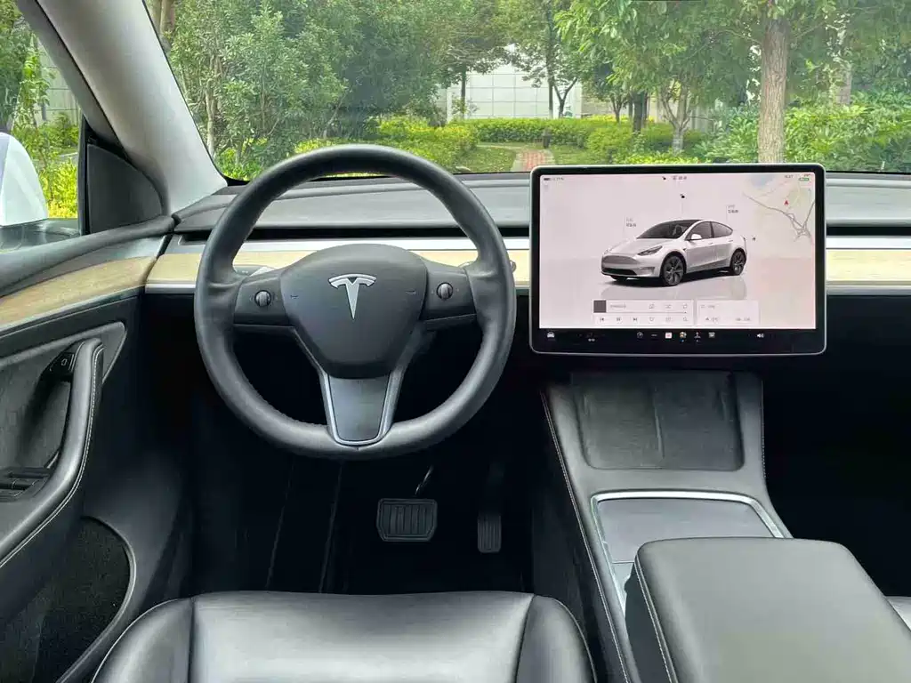 Tesla Model Y 2023 — фото 12