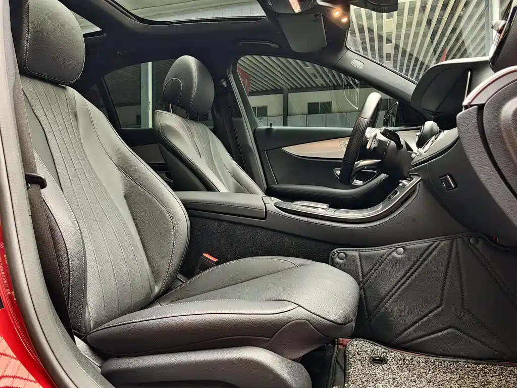 Mercedes-Benz E-Class 2019 — фото 16
