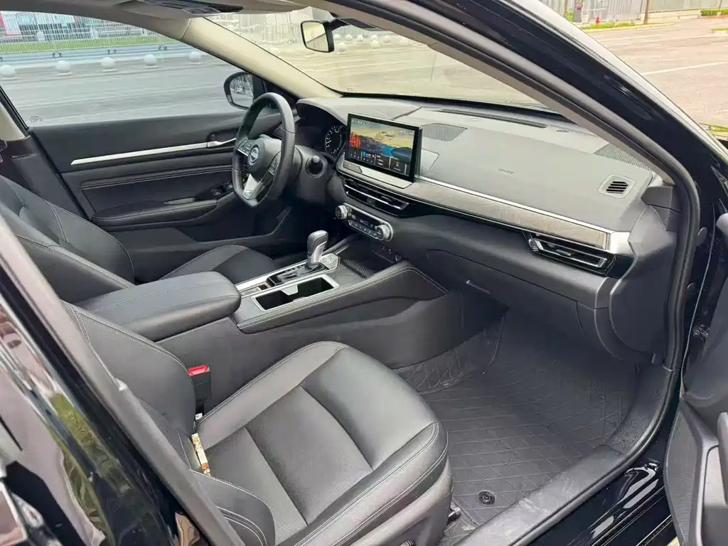 Nissan Teana 2024