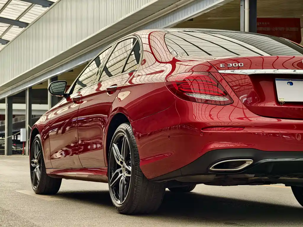 Mercedes-Benz E-Class 2019 — фото 28