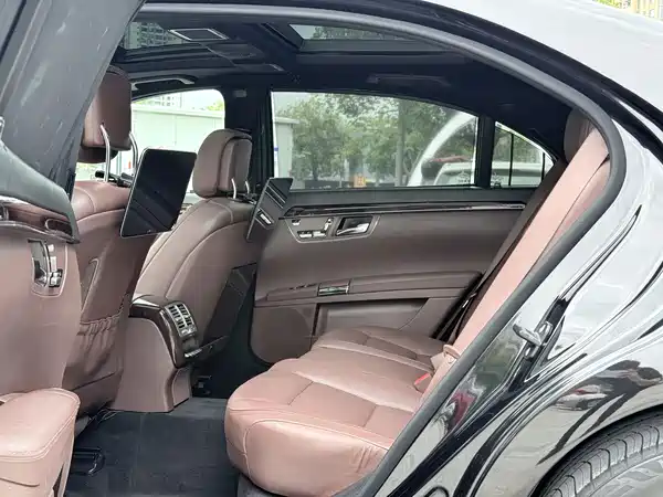Mercedes-Benz S-Class 2012
