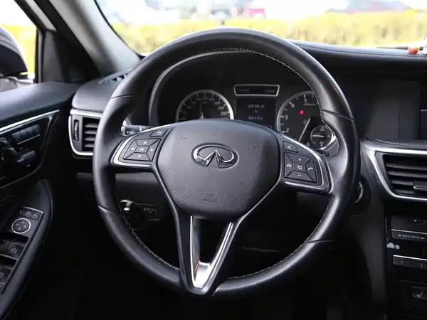 Infiniti QX30 2018