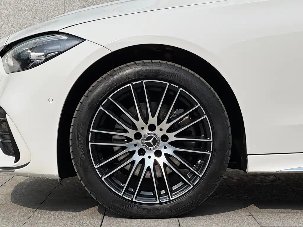 Mercedes-Benz C-Class 2023 — фото 5
