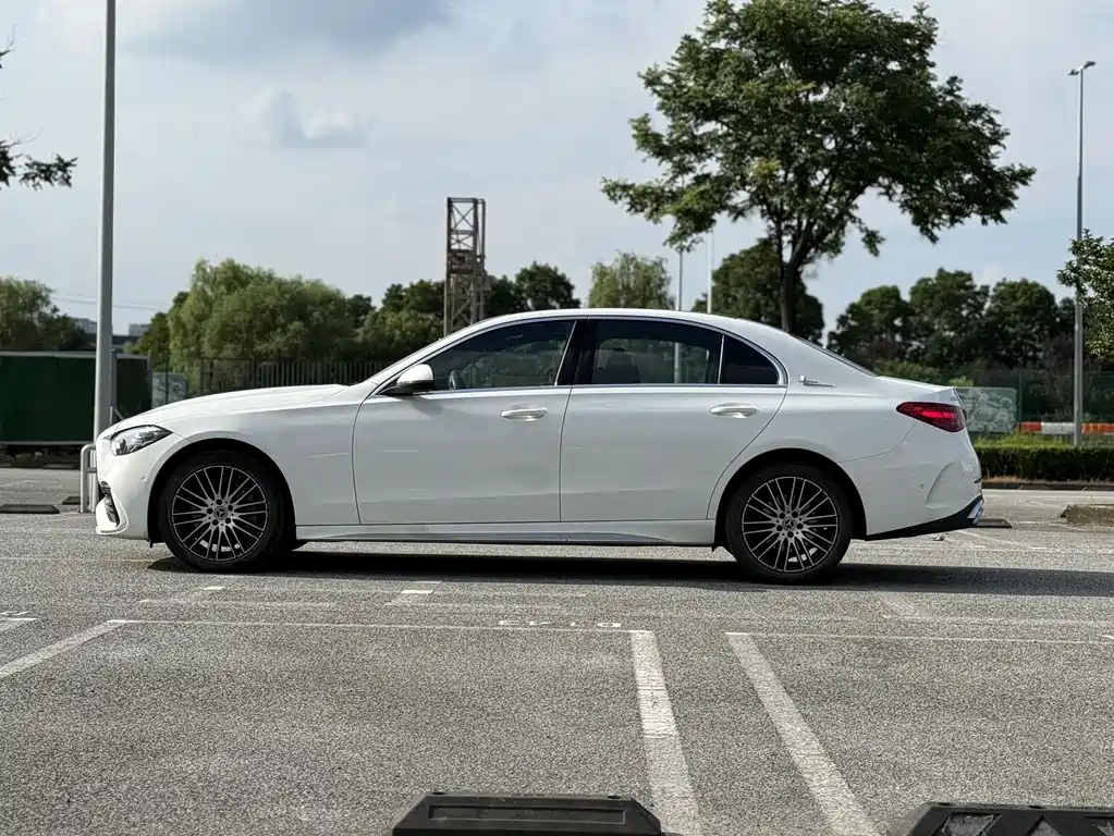 Mercedes-Benz C-Class 2023 — фото 5