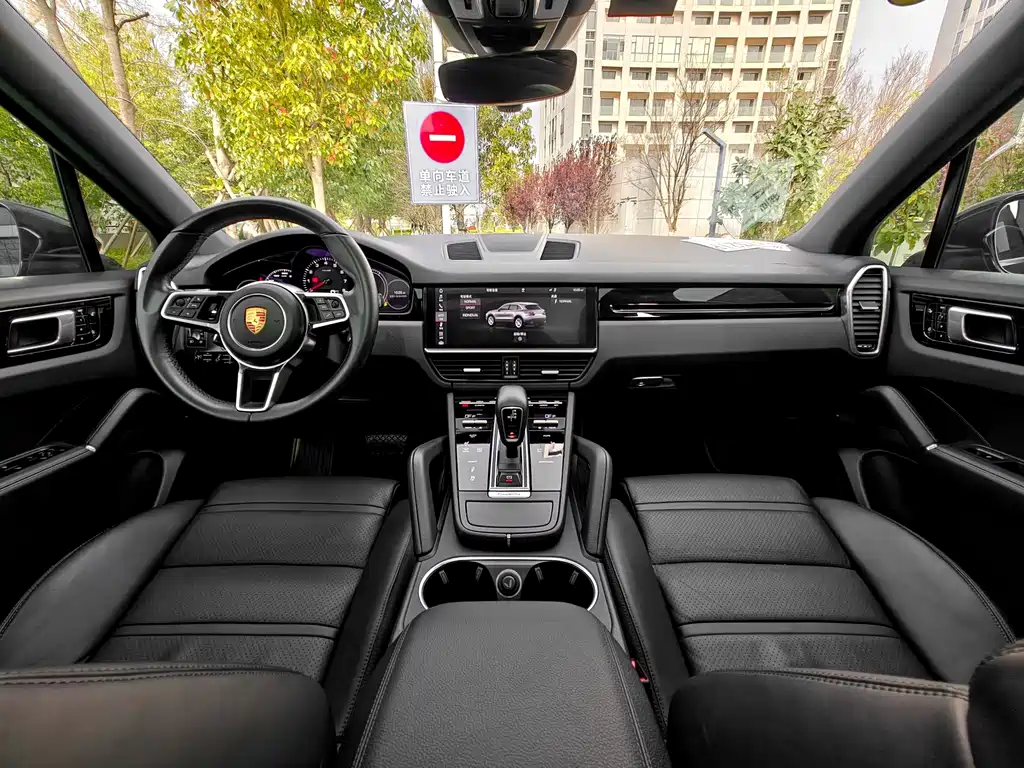 Porsche Cayenne 2018 — фото 8