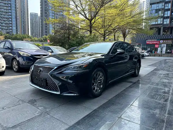 Lexus LS 2019