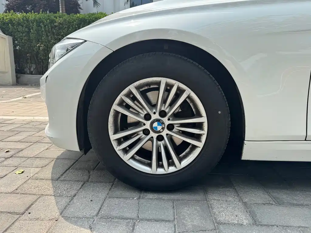 BMW 3 Series 2015 — фото 12