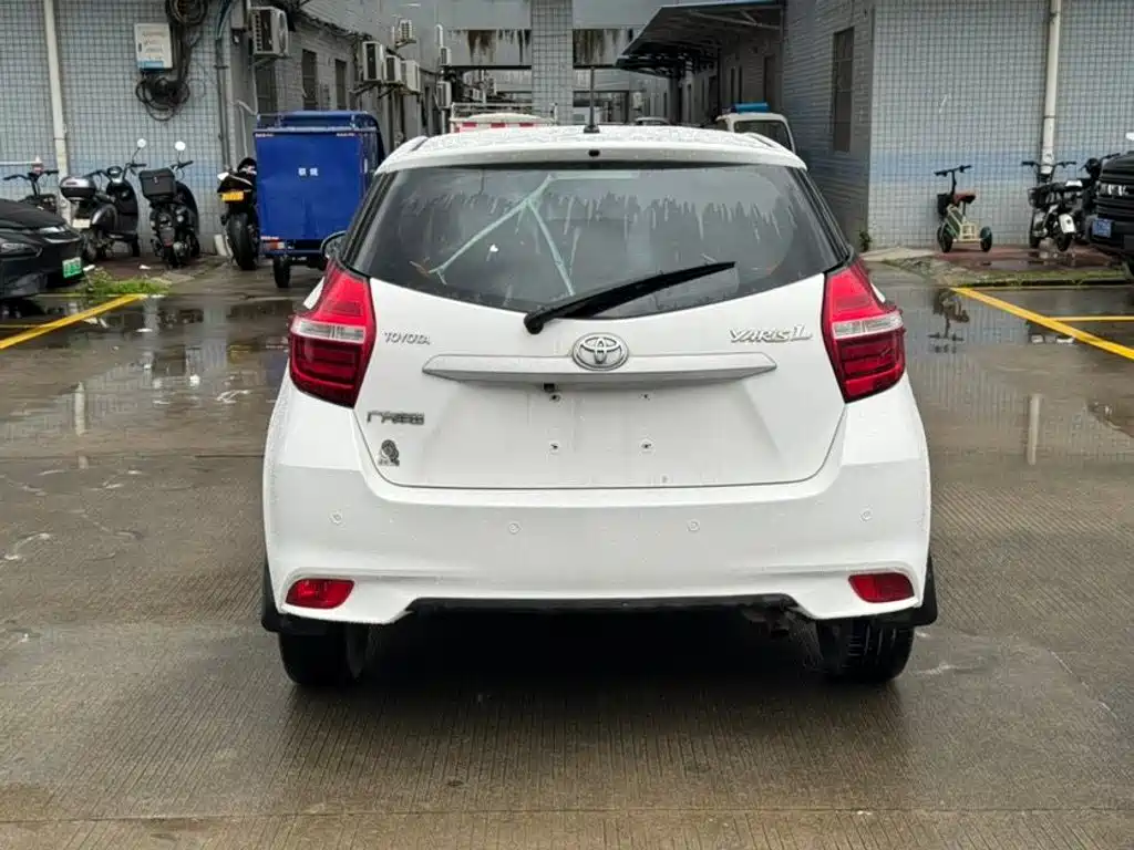 Toyota Yaris L 2017