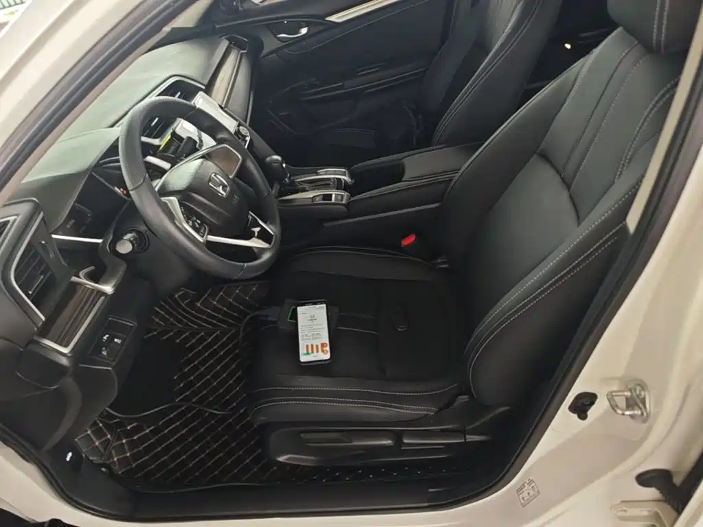Honda Civic 2020 — фото 15